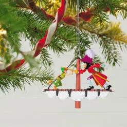 Hallmark Disney Peter Pan 70th Anniversary Swashbuckling Showdown Ornament -Hallmark Store Disney Peter Pan and Hook Keepsake Ornament 2499QXD6617 02