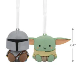 Better Together Star Wars: The Mandalorian™ And Grogu™ Magnetic Hallmark Ornaments, Set Of 2 7 Better Together Star Wars: The Mandalorian™ And Grogu™ Magnetic Hallmark Ornaments, Set Of 2 -Hallmark Store Mandalorian and Grogu Christmas Ornaments 3HCM2401 03